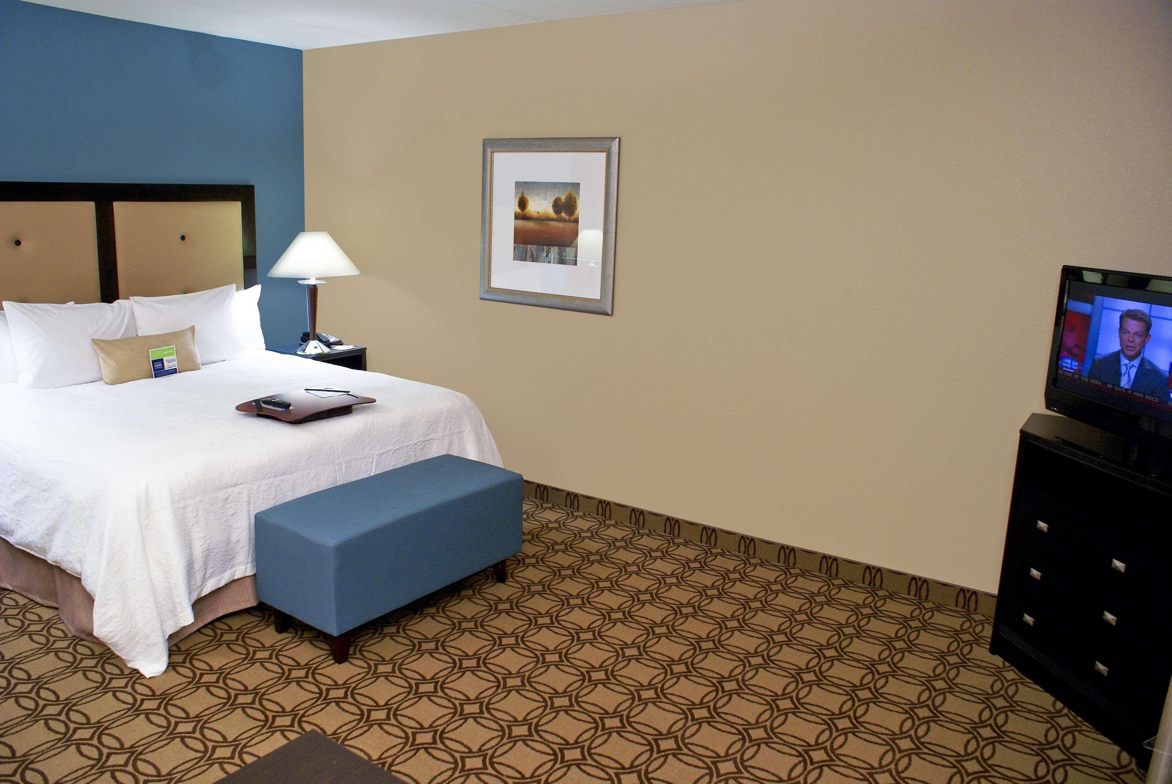Hampton Inn & Suites Charlotte-Airport Bilik gambar